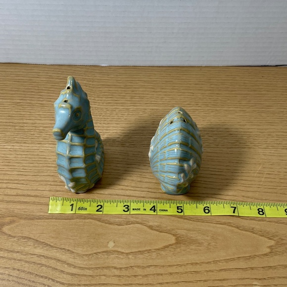 Pfaltzgraff Beachcomber Seahorse & Scallop Shell Salt & Pepper Shakers Ocean HTF - Picture 10 of 11
